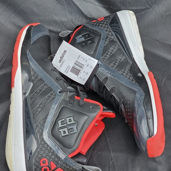 ADIDAS DWIGHT HOWARD 5 C75586Men's 10.5 NEW with Tags but no box. - Picture 4 of 8